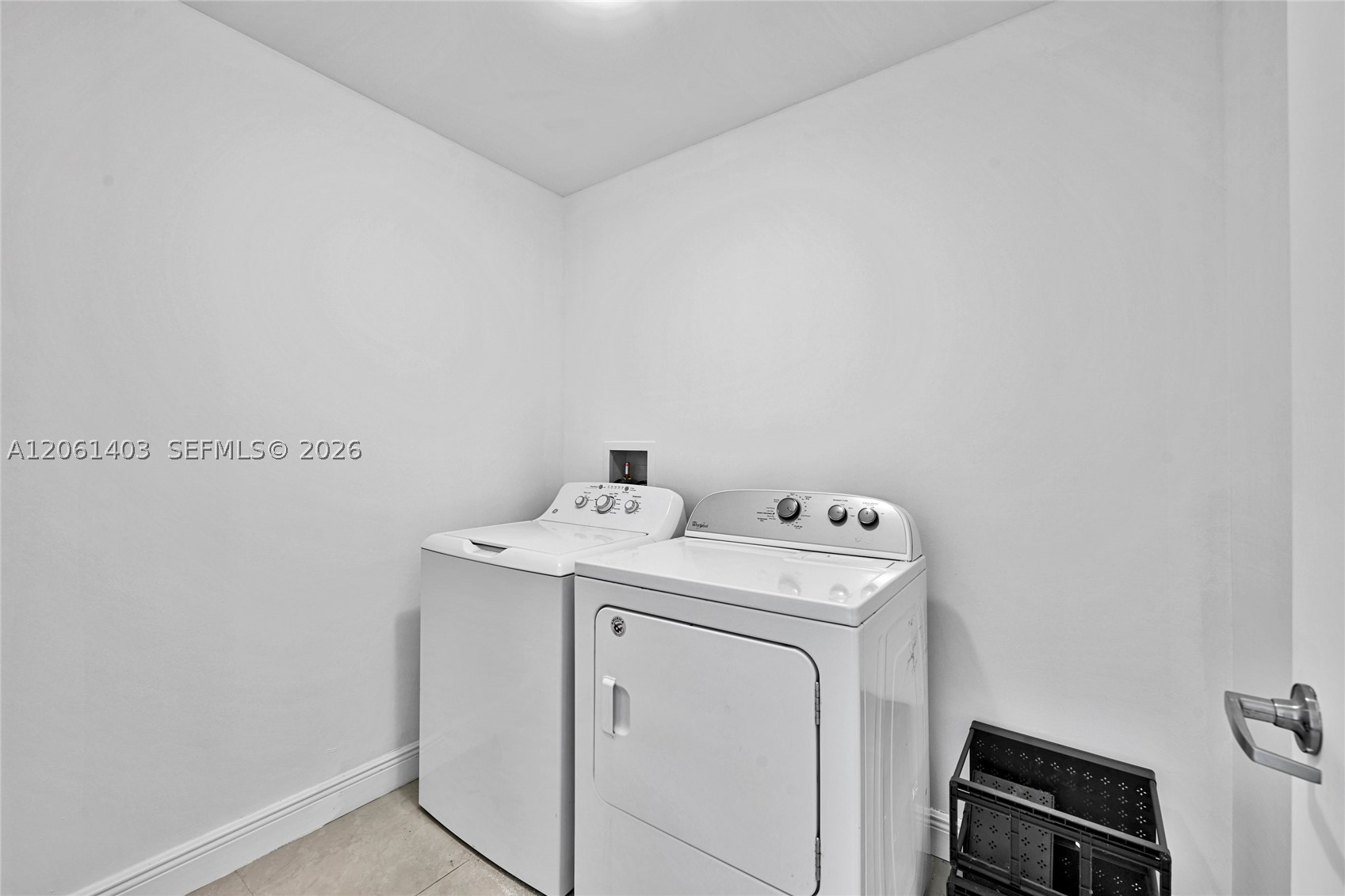 90 SW 3rd St #PH-17, Miami FL 33130