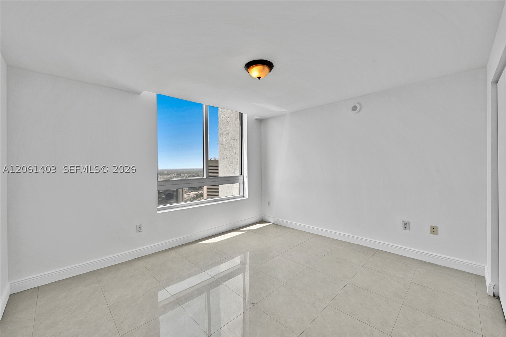 90 SW 3rd St #PH-17, Miami FL 33130