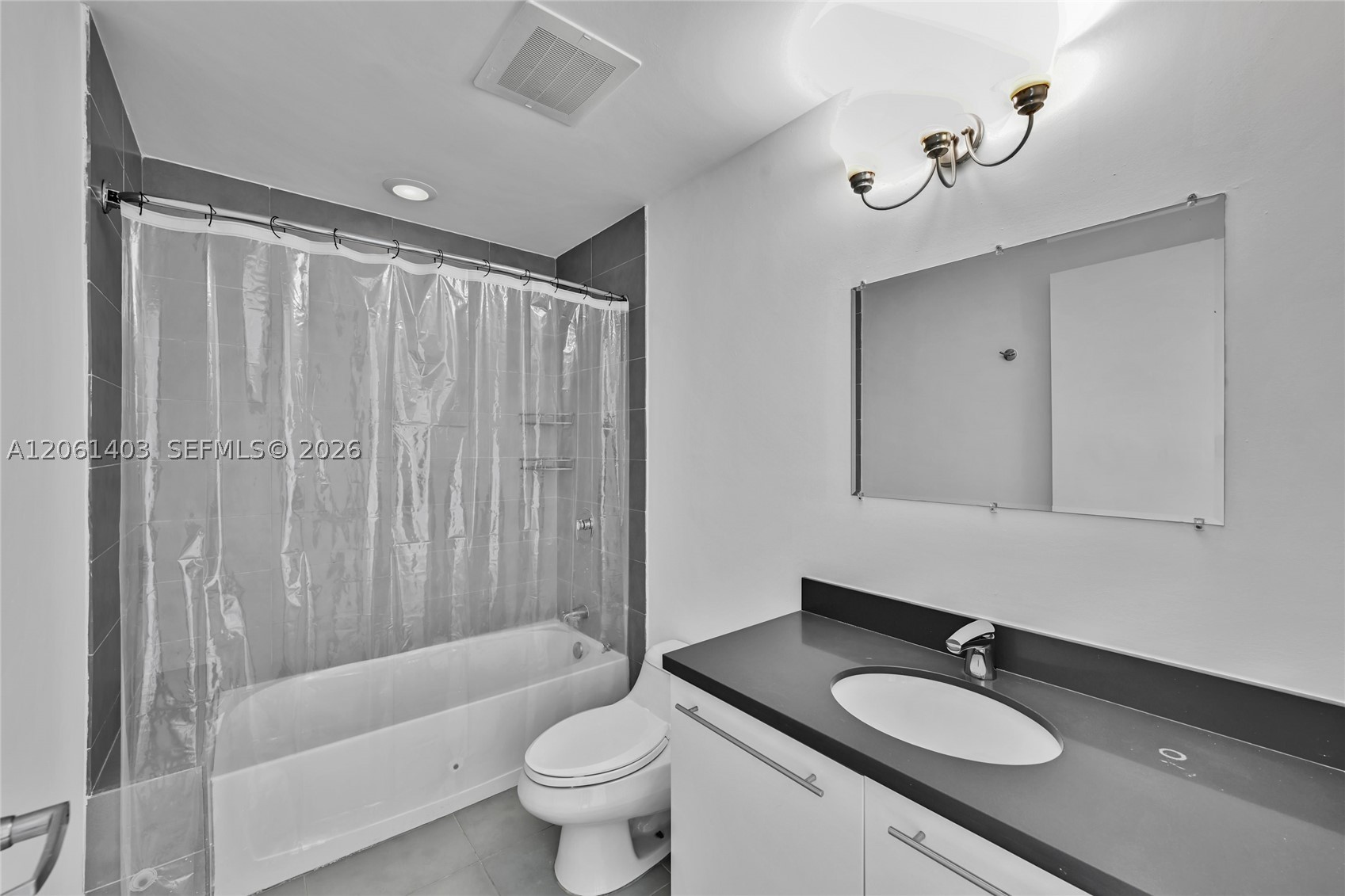 90 SW 3rd St #PH-17, Miami FL 33130