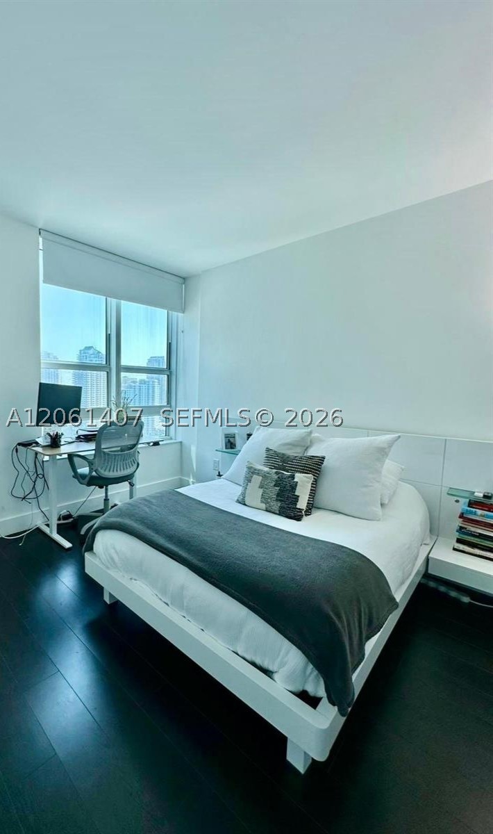 950 Brickell Bay Dr #2406, Miami FL 33131