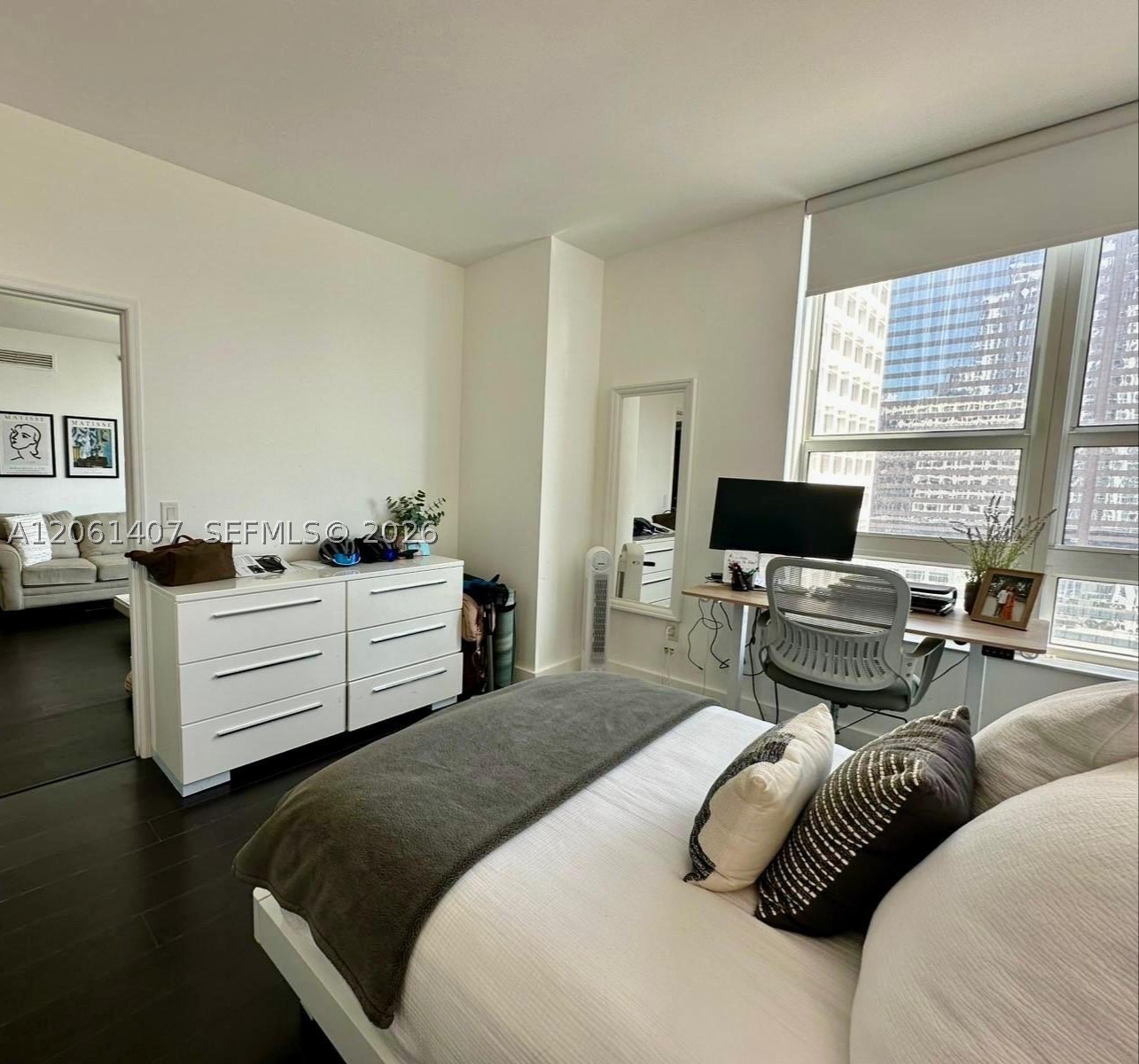 950 Brickell Bay Dr #2406, Miami FL 33131