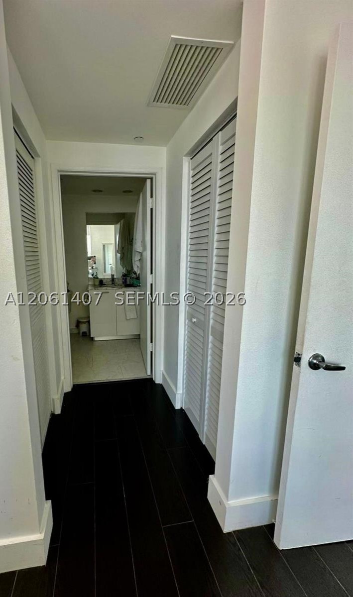 950 Brickell Bay Dr #2406, Miami FL 33131