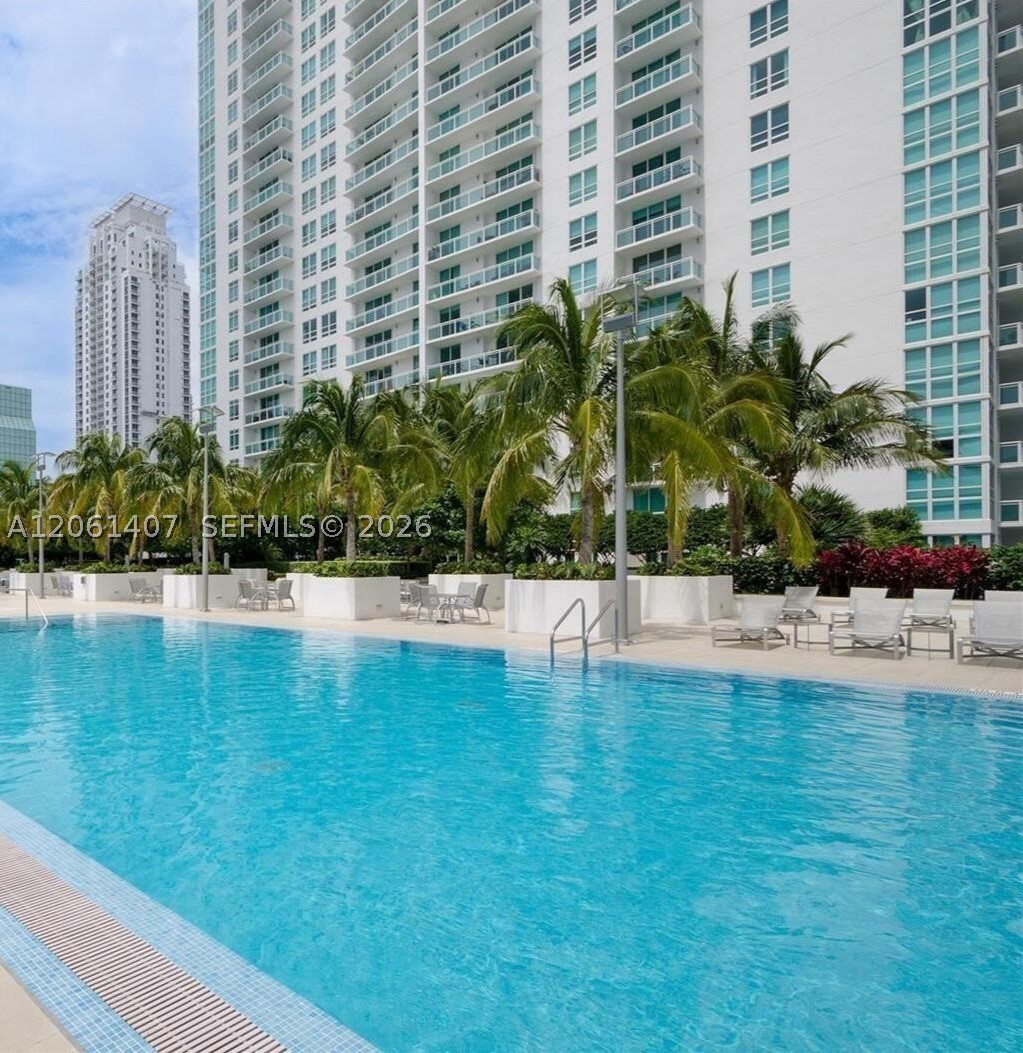 950 Brickell Bay Dr #2406, Miami FL 33131