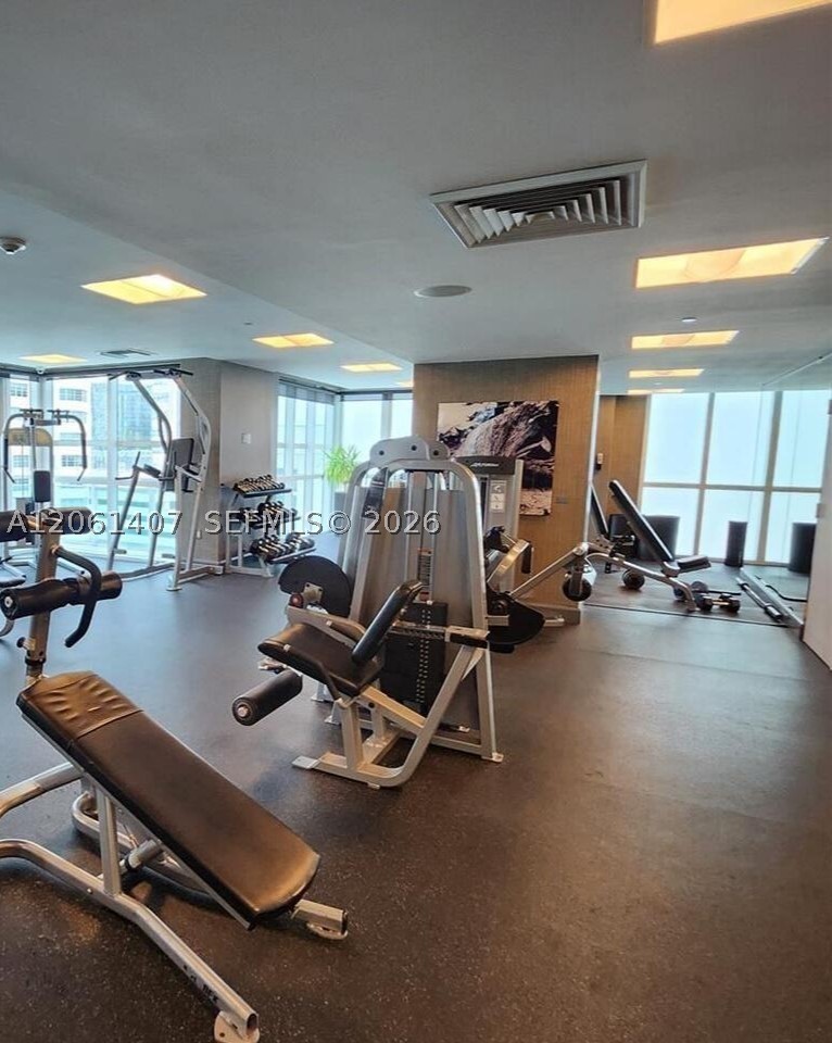 950 Brickell Bay Dr #2406, Miami FL 33131