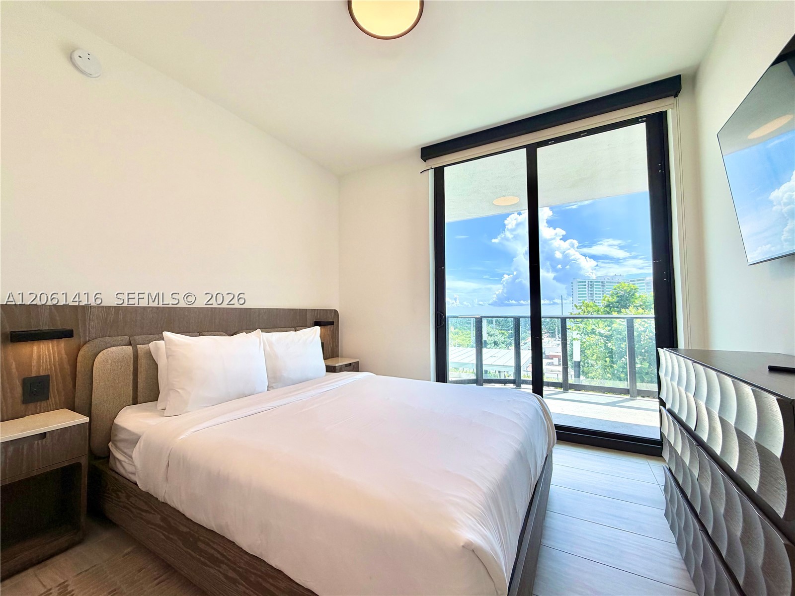 580 72nd St #602, Miami Beach FL 33141