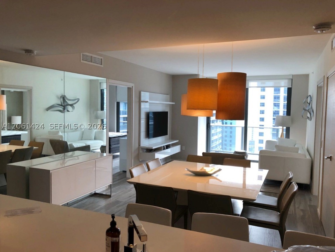 801 S Miami Ave #1910, Miami FL 33130