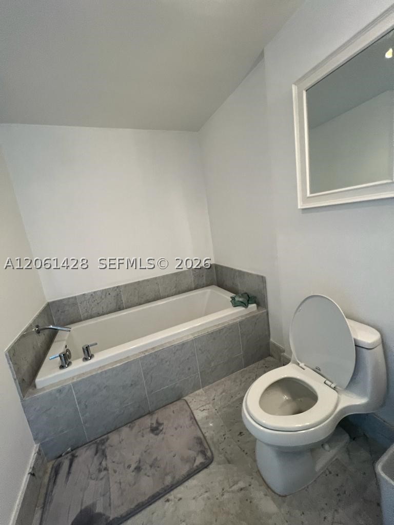 253 NE 2nd St #3806, Miami FL 33132