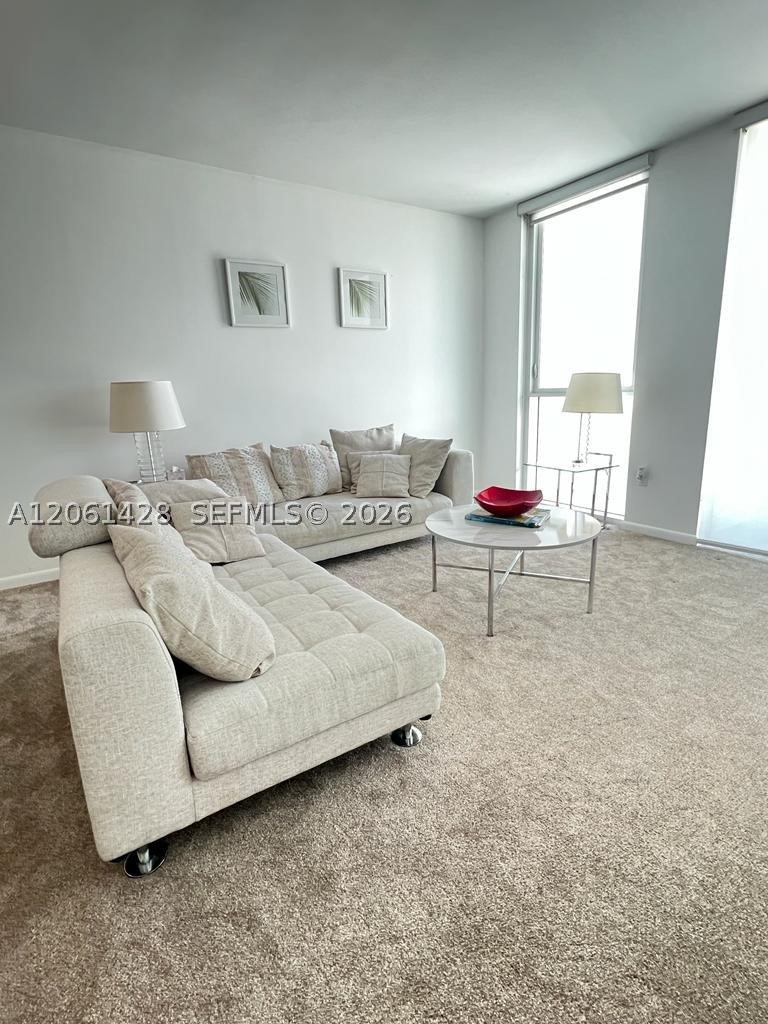 253 NE 2nd St #3806, Miami FL 33132