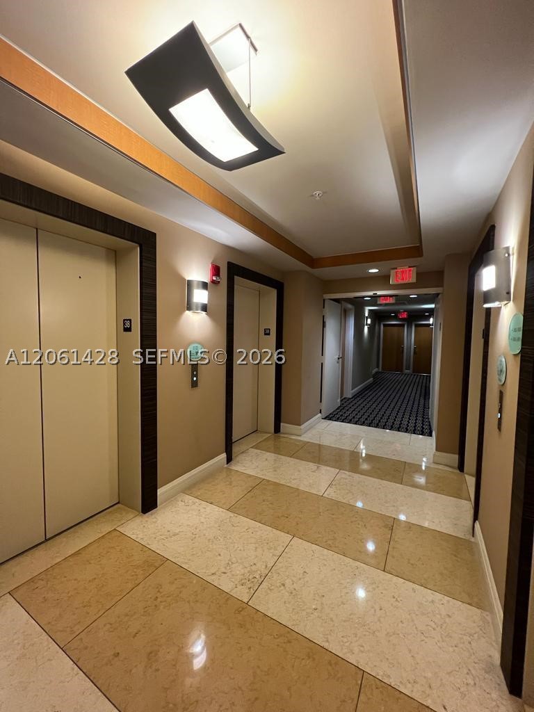253 NE 2nd St #3806, Miami FL 33132