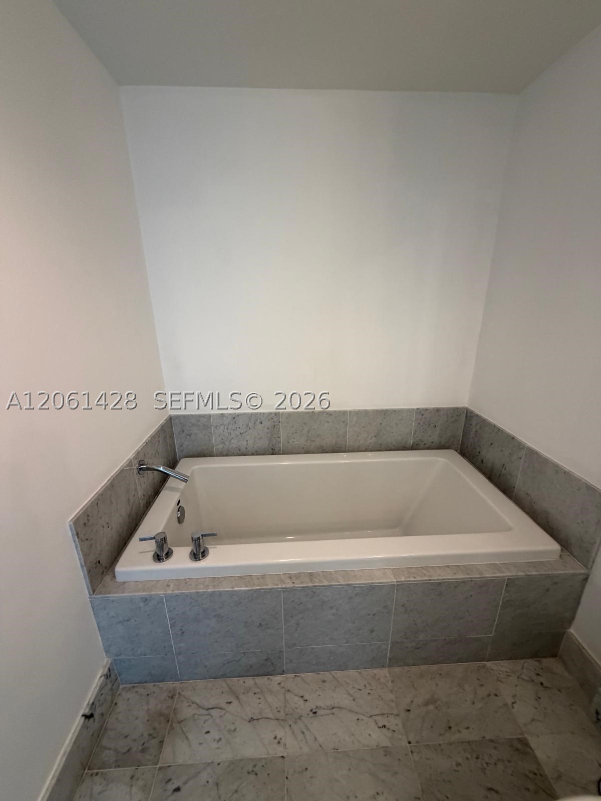 253 NE 2nd St #3806, Miami FL 33132
