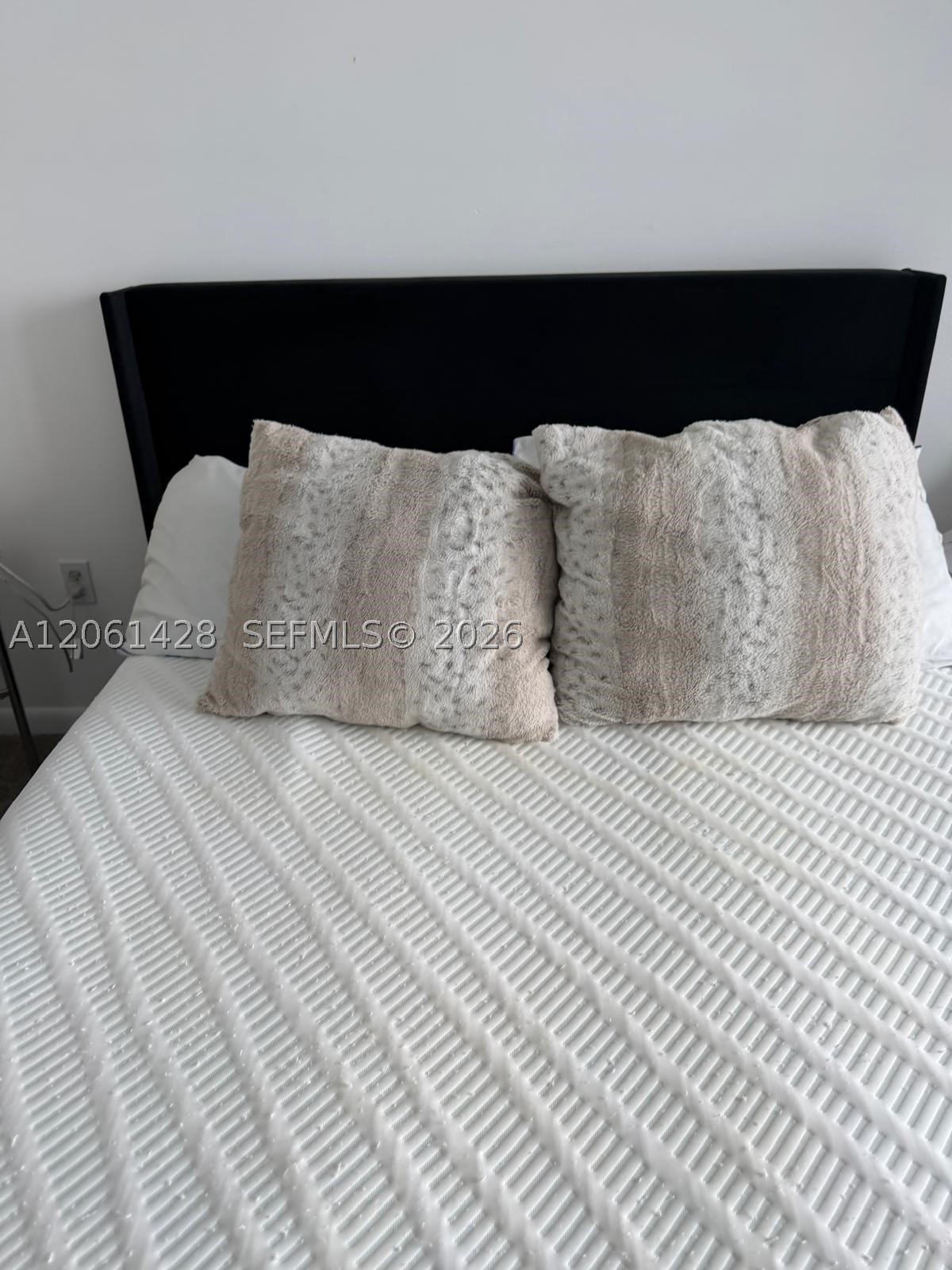 253 NE 2nd St #3806, Miami FL 33132