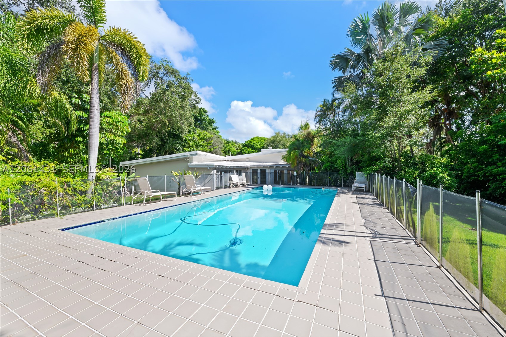 12200 SW 74th Ct, Pinecrest FL 33156