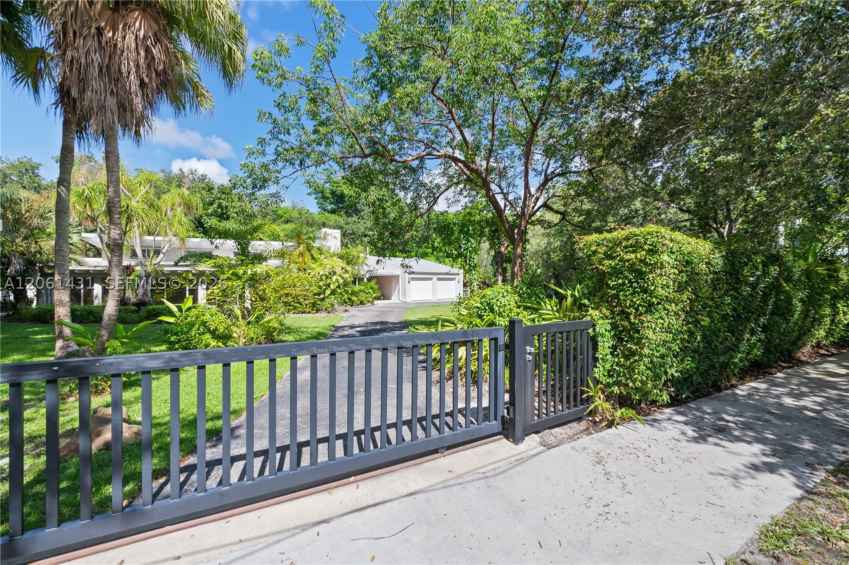 12200 SW 74th Ct, Pinecrest FL 33156