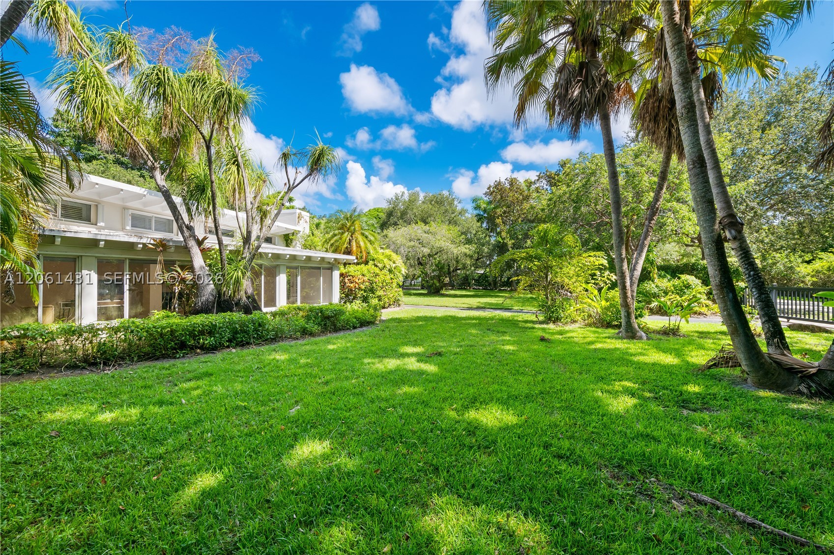 12200 SW 74th Ct, Pinecrest FL 33156