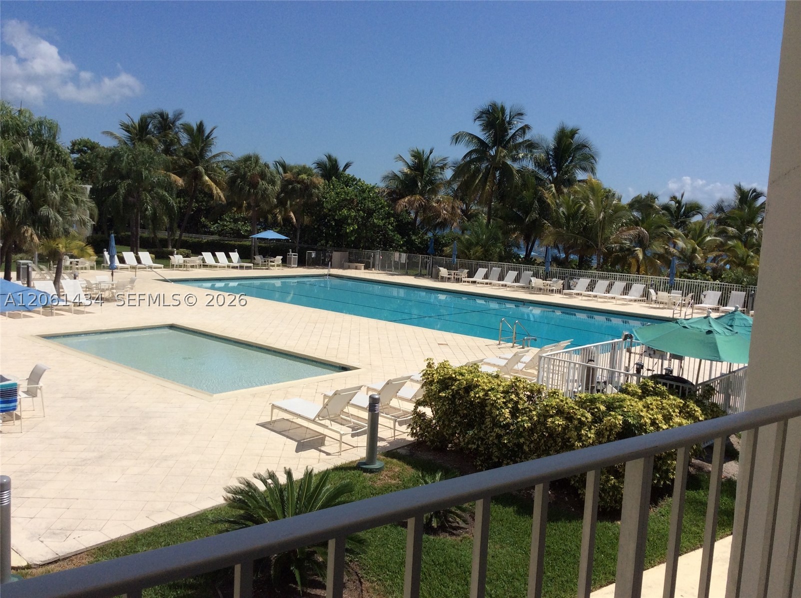 881 Ocean Dr #TH3, Key Biscayne FL 33149