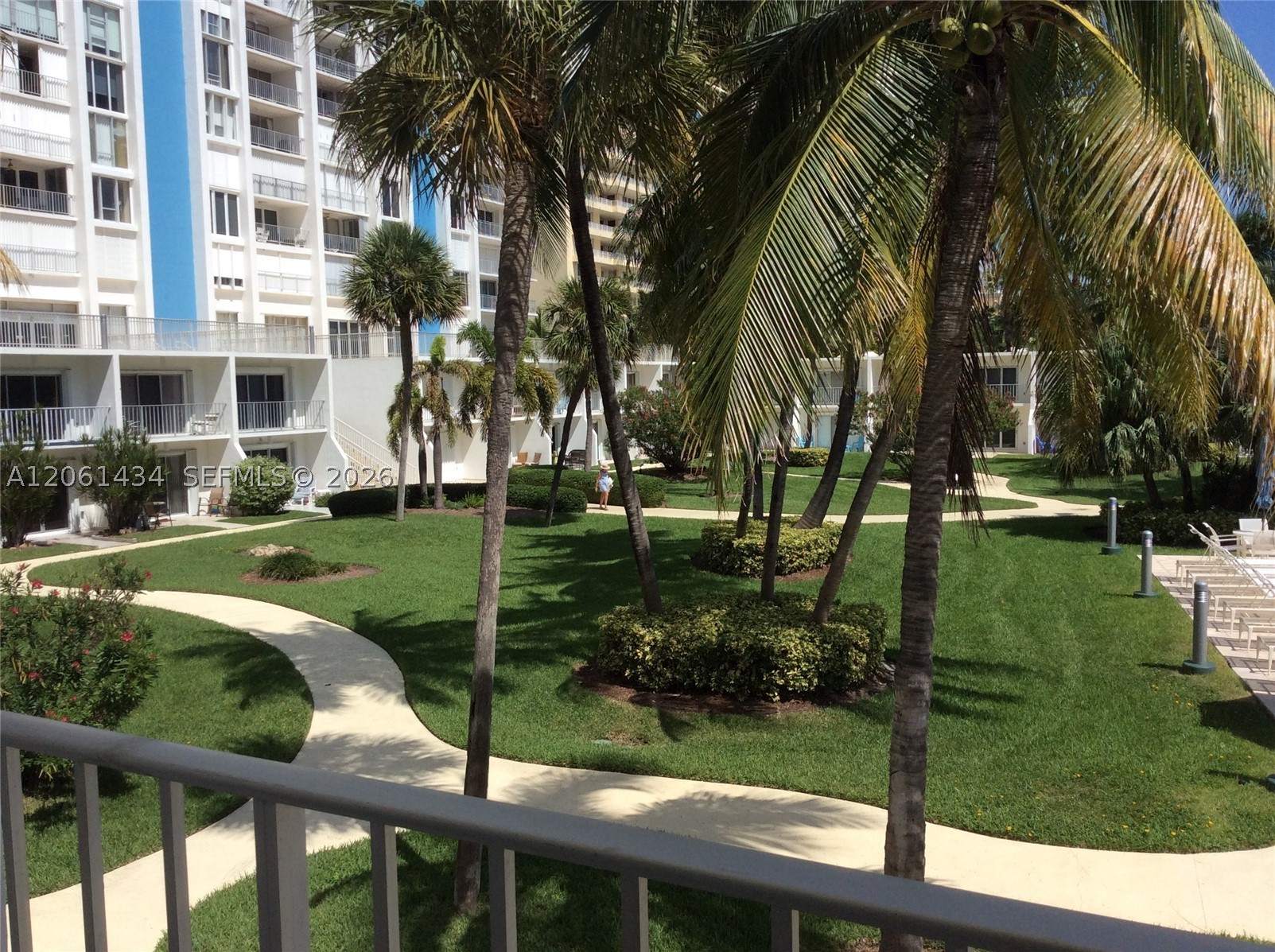 881 Ocean Dr #TH3, Key Biscayne FL 33149