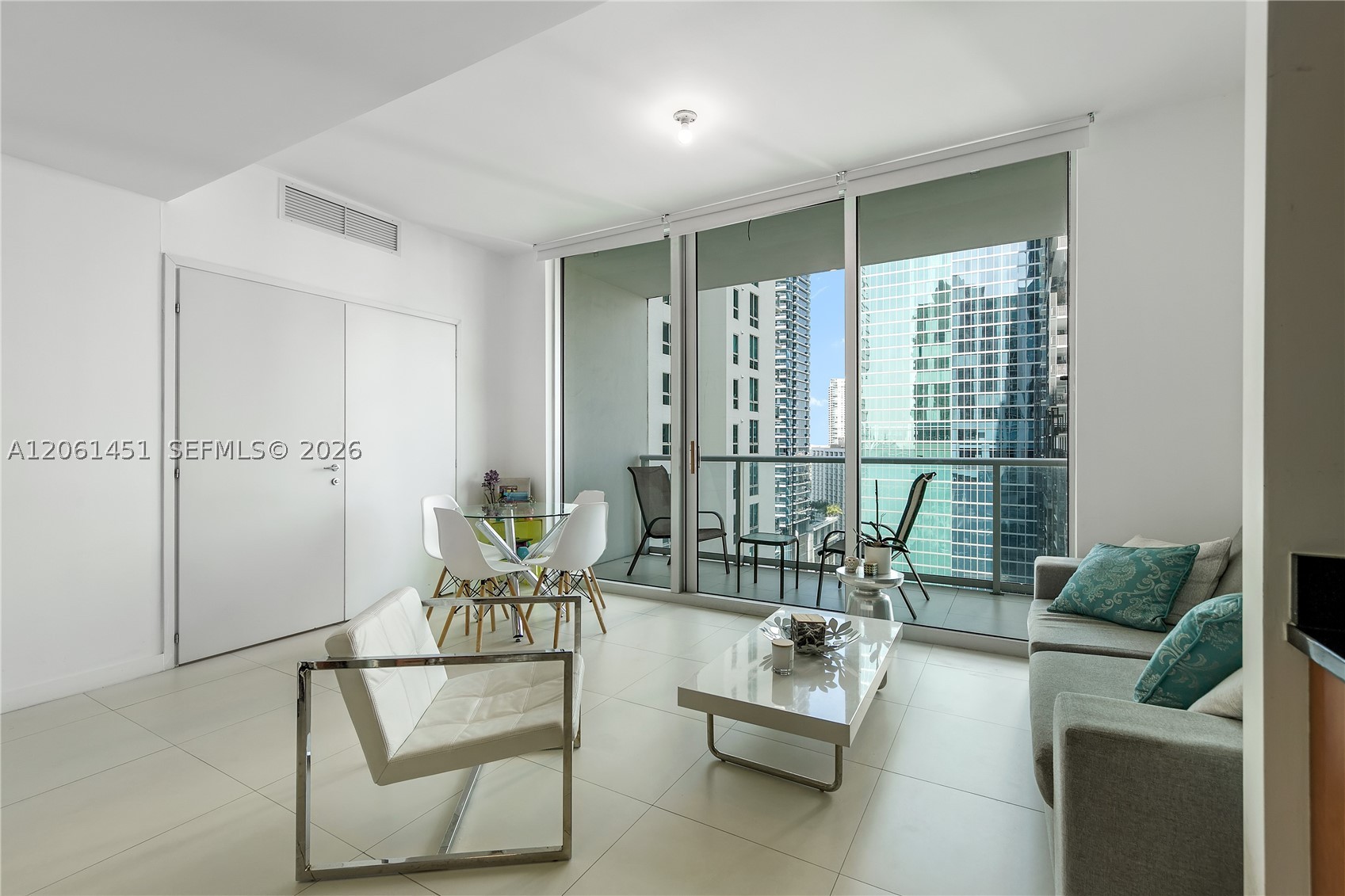 300 S Biscayne Blvd #T-2309, Miami FL 33131