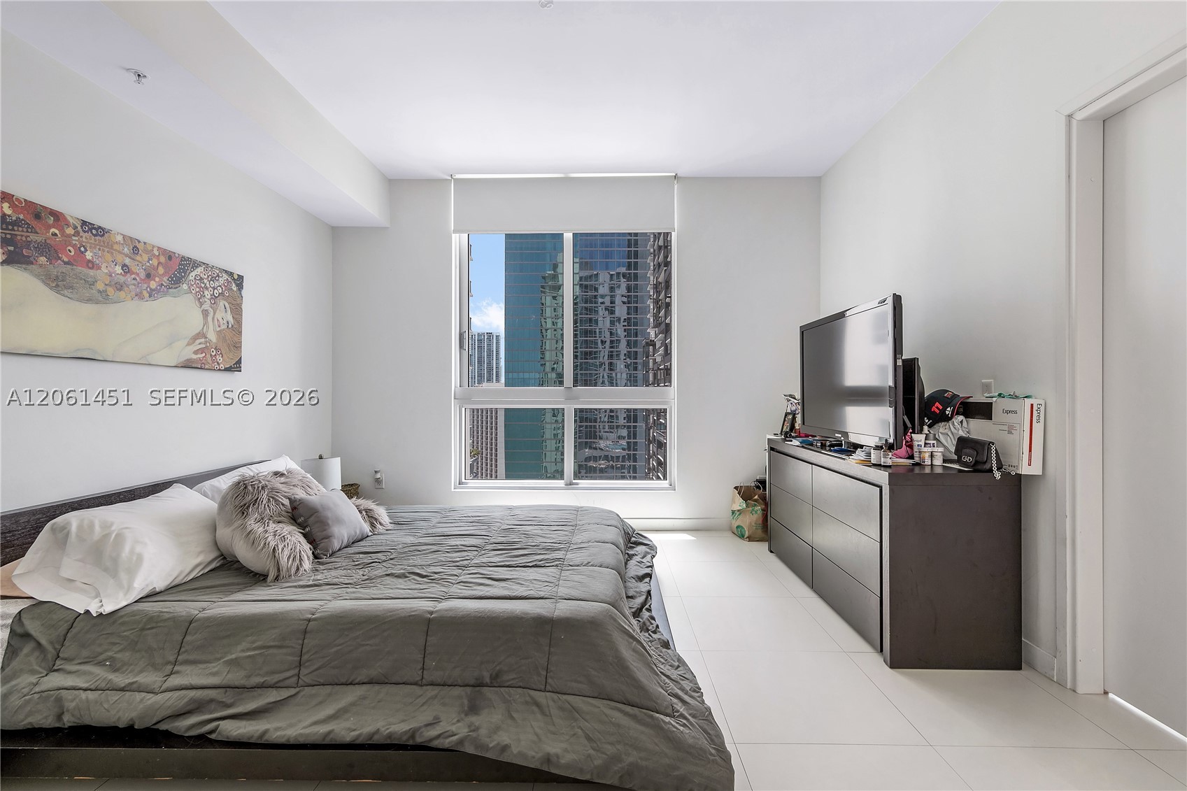 300 S Biscayne Blvd #T-2309, Miami FL 33131