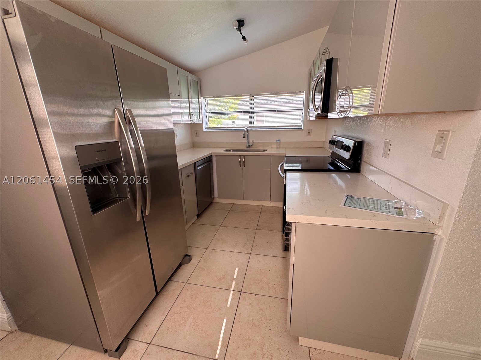 124 NW 89th St #124, El Portal FL 33150