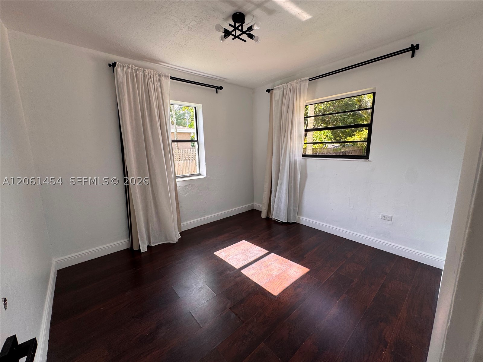 124 NW 89th St #124, El Portal FL 33150