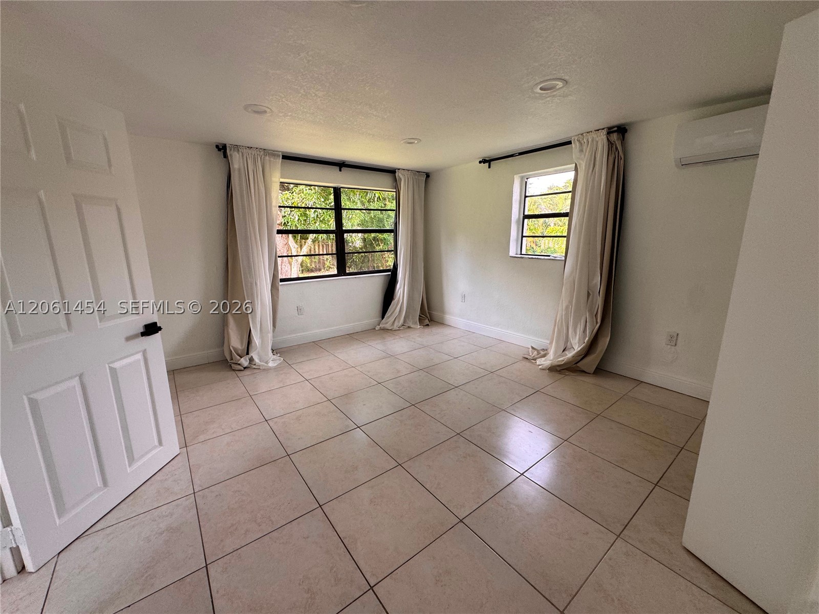 124 NW 89th St #124, El Portal FL 33150