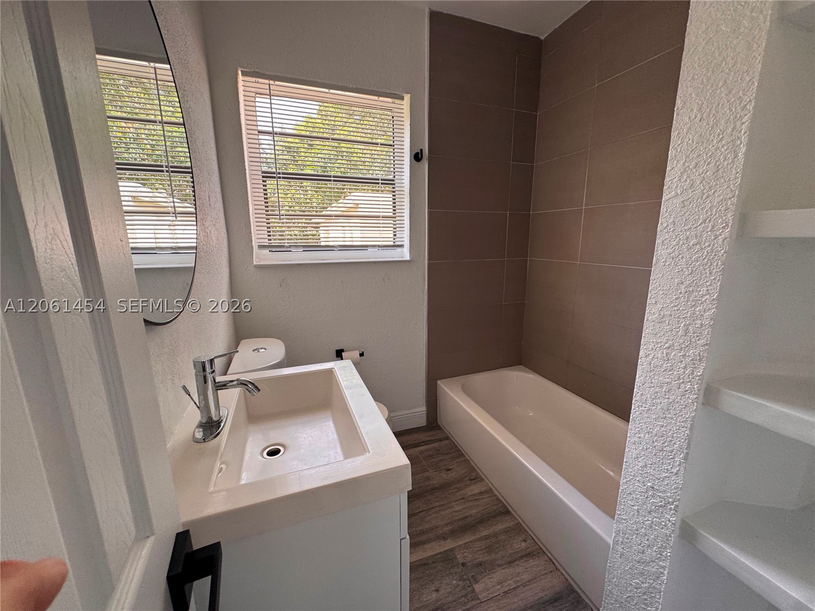 124 NW 89th St #124, El Portal FL 33150