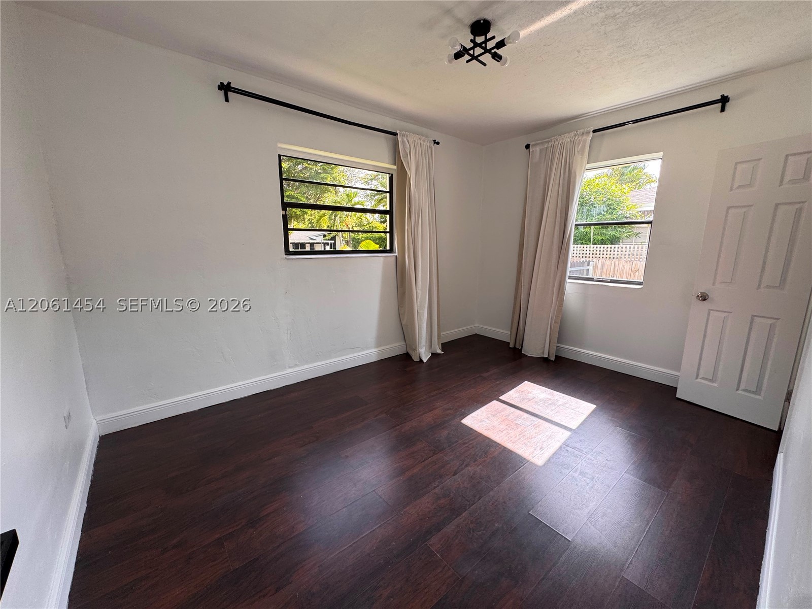 124 NW 89th St #124, El Portal FL 33150