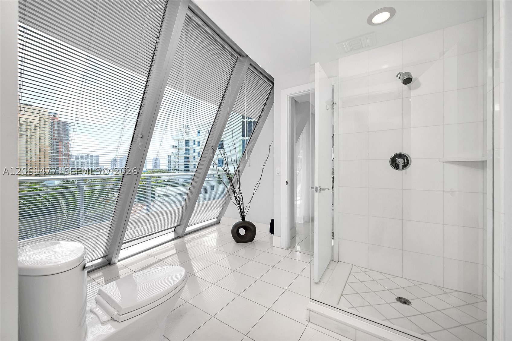 2950 NE 188th St #449, Aventura FL 33180