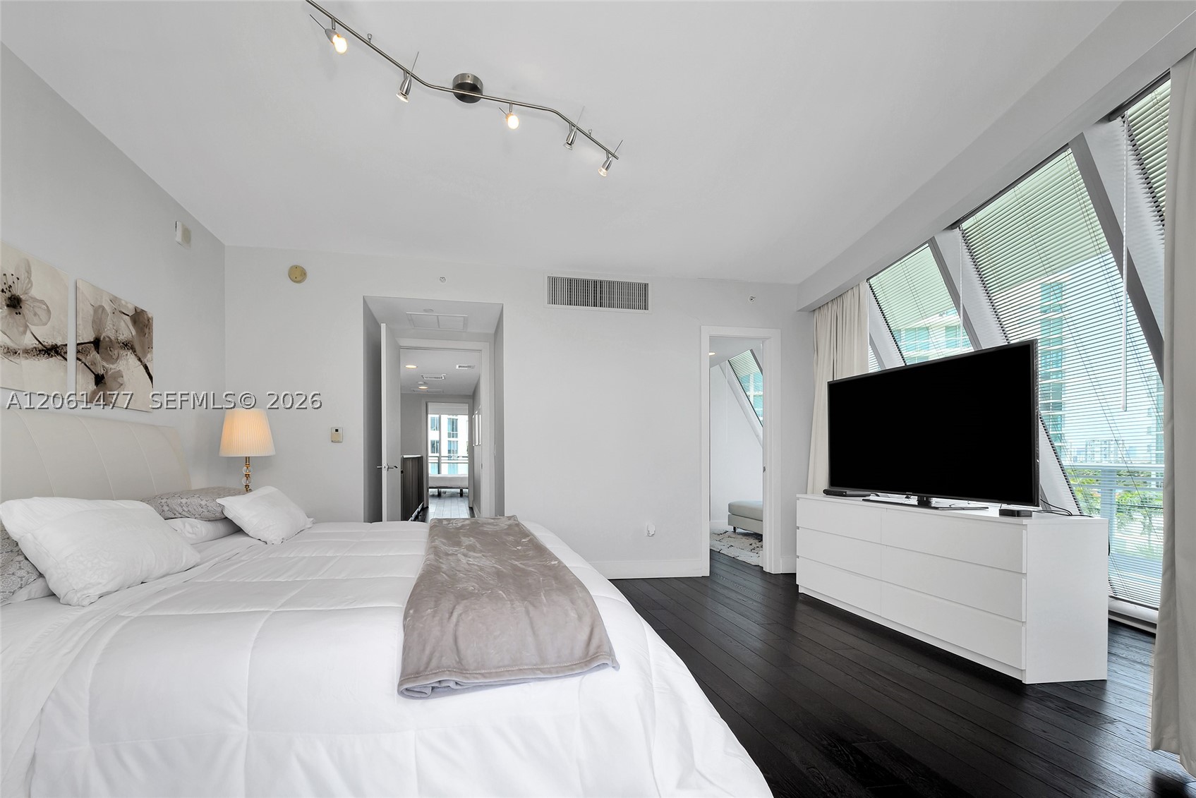 2950 NE 188th St #449, Aventura FL 33180
