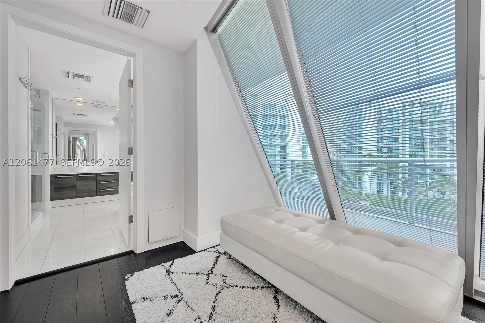 2950 NE 188th St #449, Aventura FL 33180