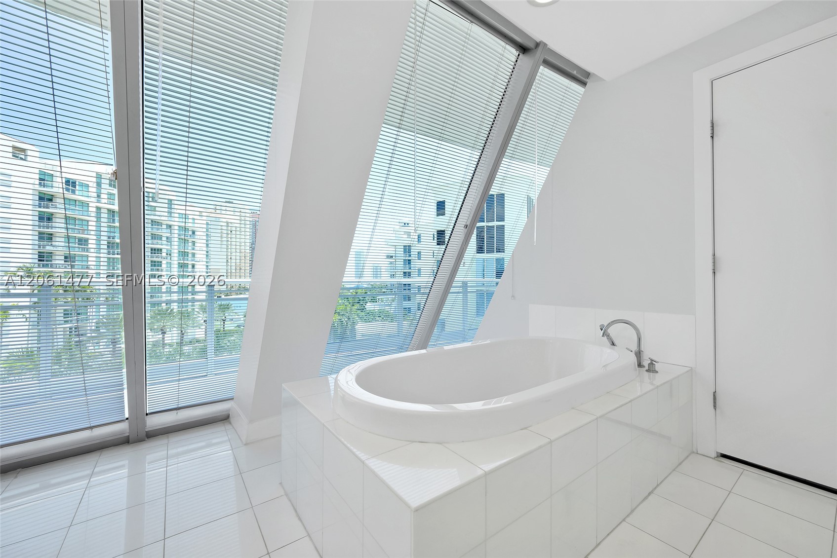 2950 NE 188th St #449, Aventura FL 33180