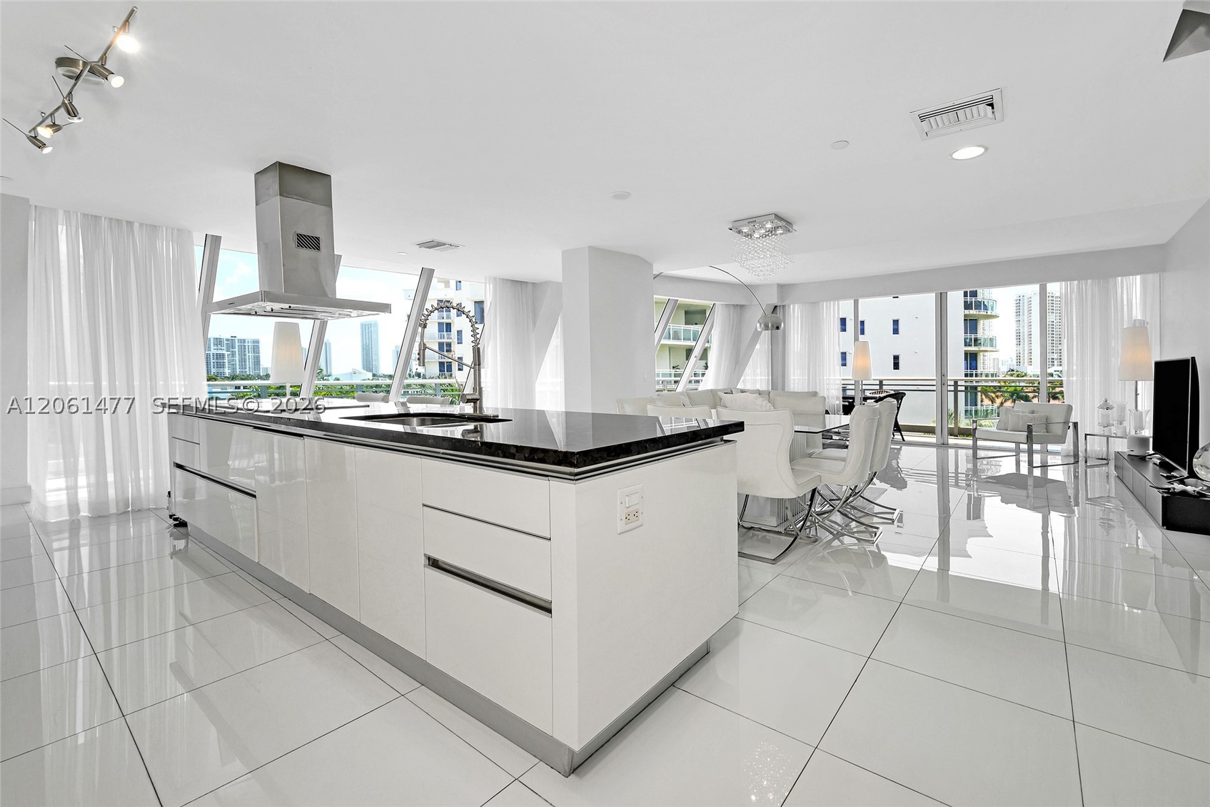 2950 NE 188th St #449, Aventura FL 33180