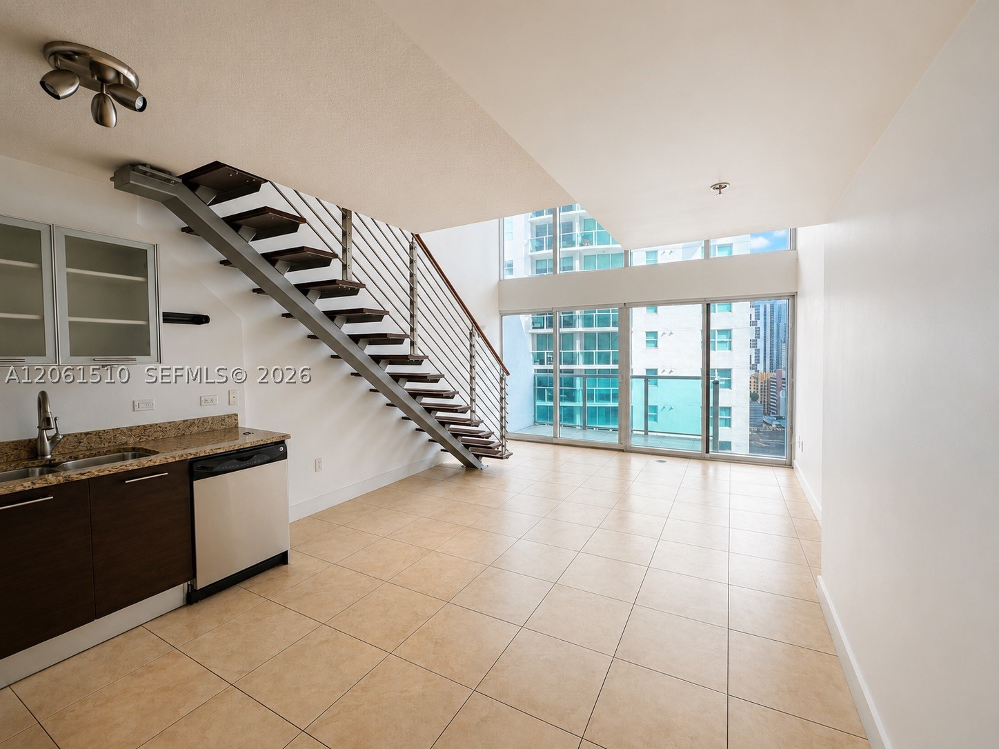41 SE 5th St #1415, Miami FL 33131