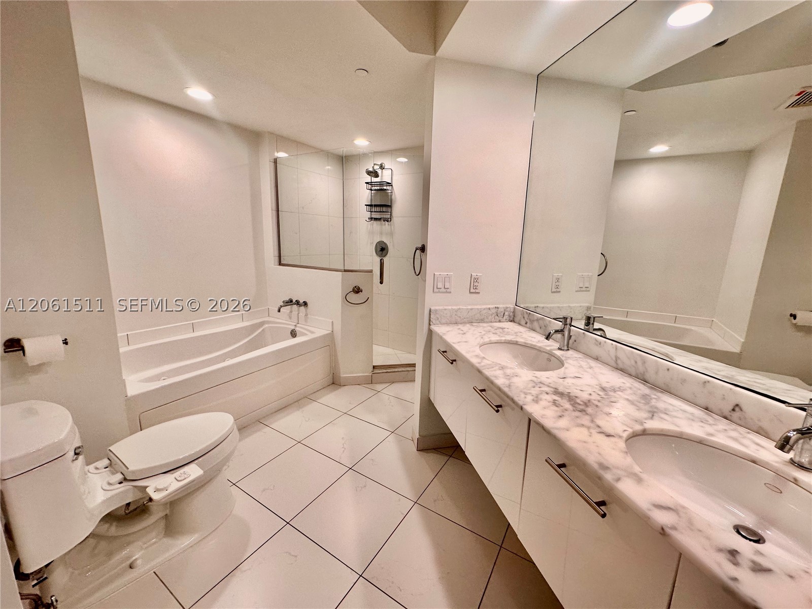 500 Brickell Ave #2407, Miami FL 33131