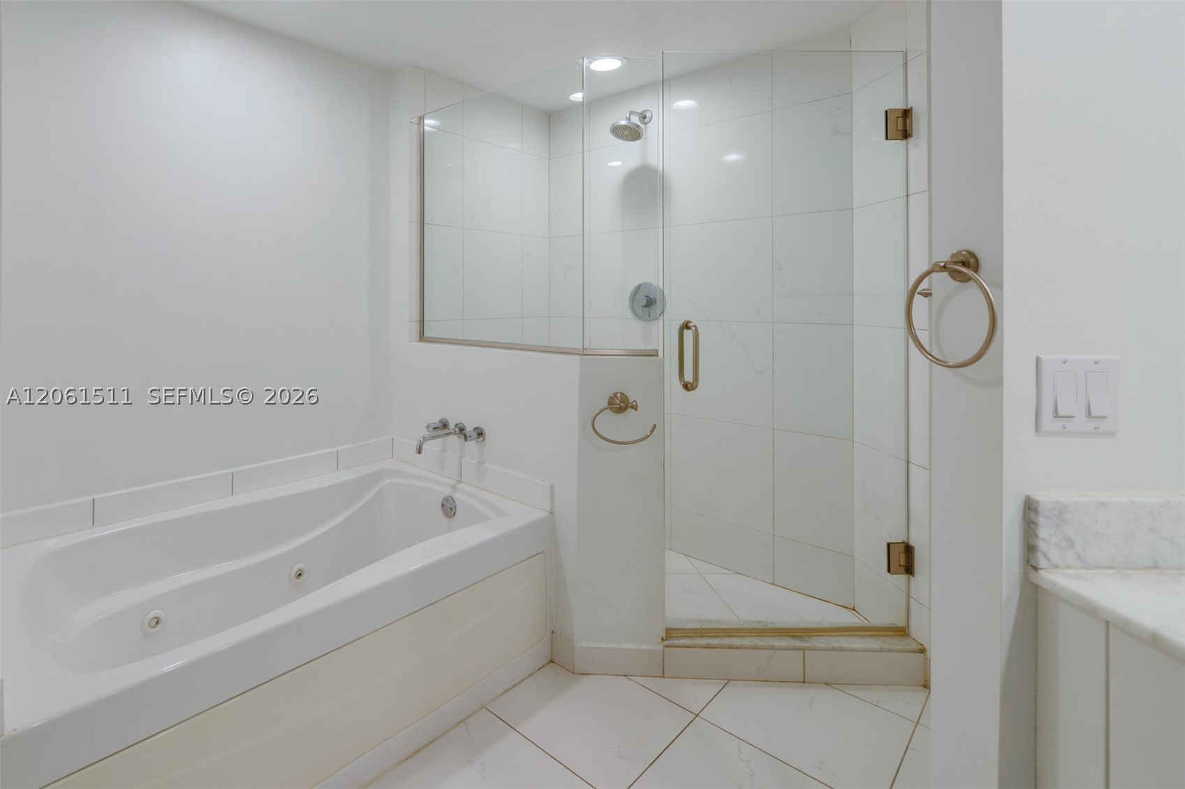 500 Brickell Ave #2407, Miami FL 33131