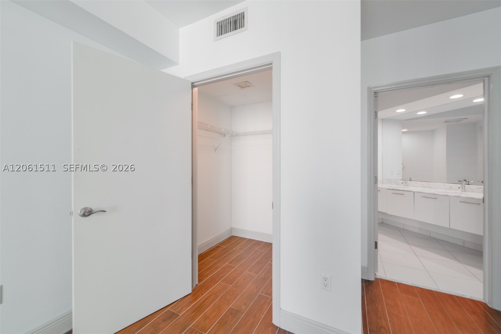 500 Brickell Ave #2407, Miami FL 33131