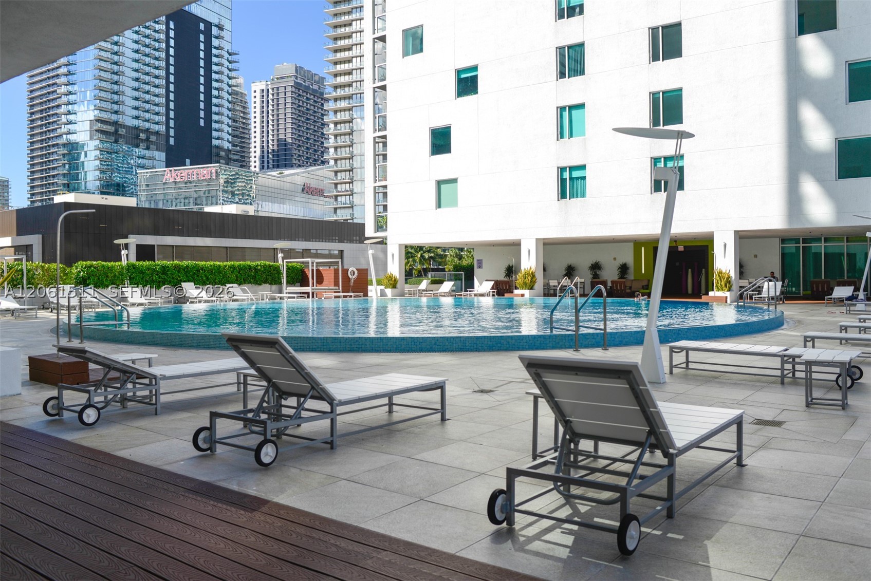 500 Brickell Ave #2407, Miami FL 33131