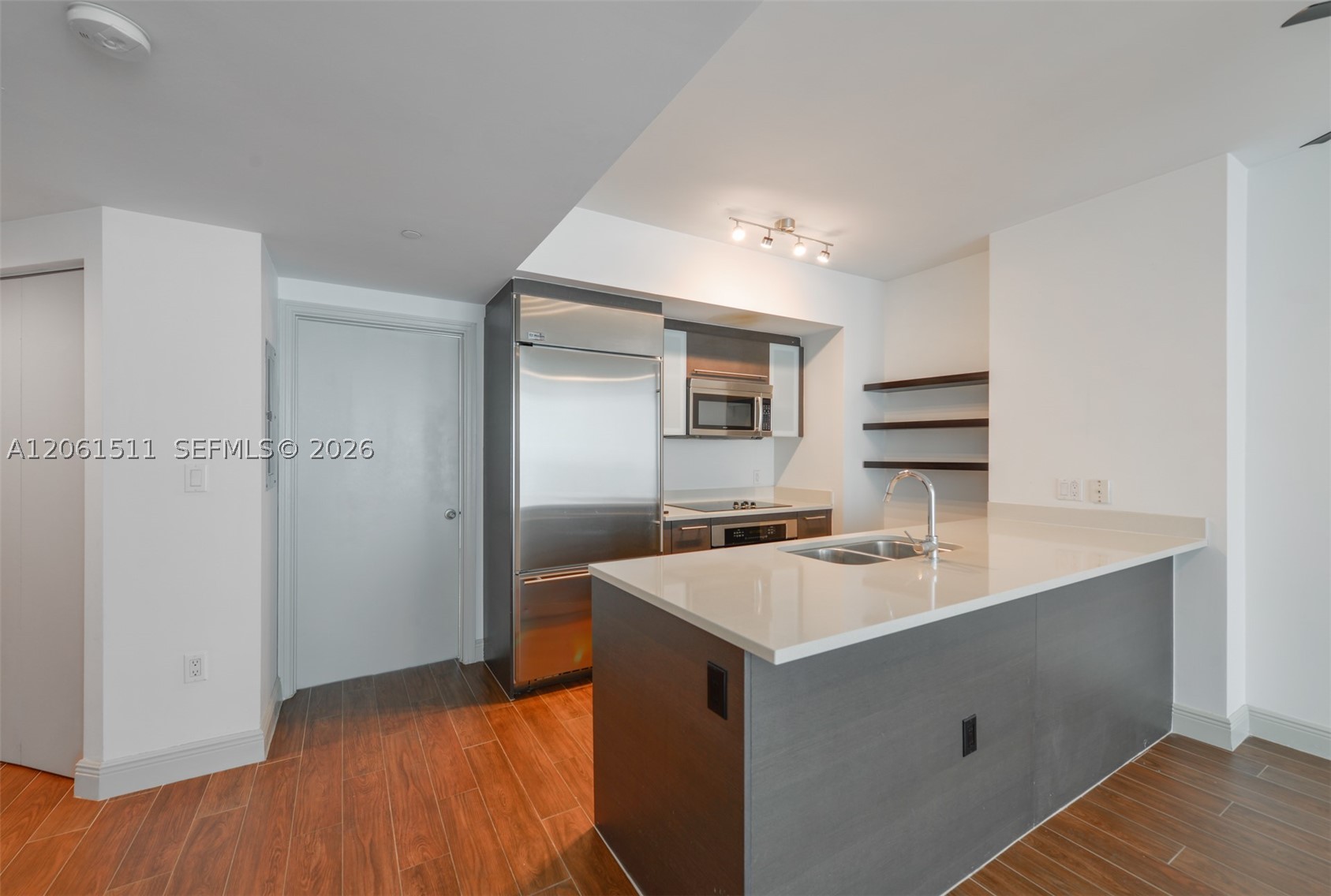 500 Brickell Ave #2407, Miami FL 33131