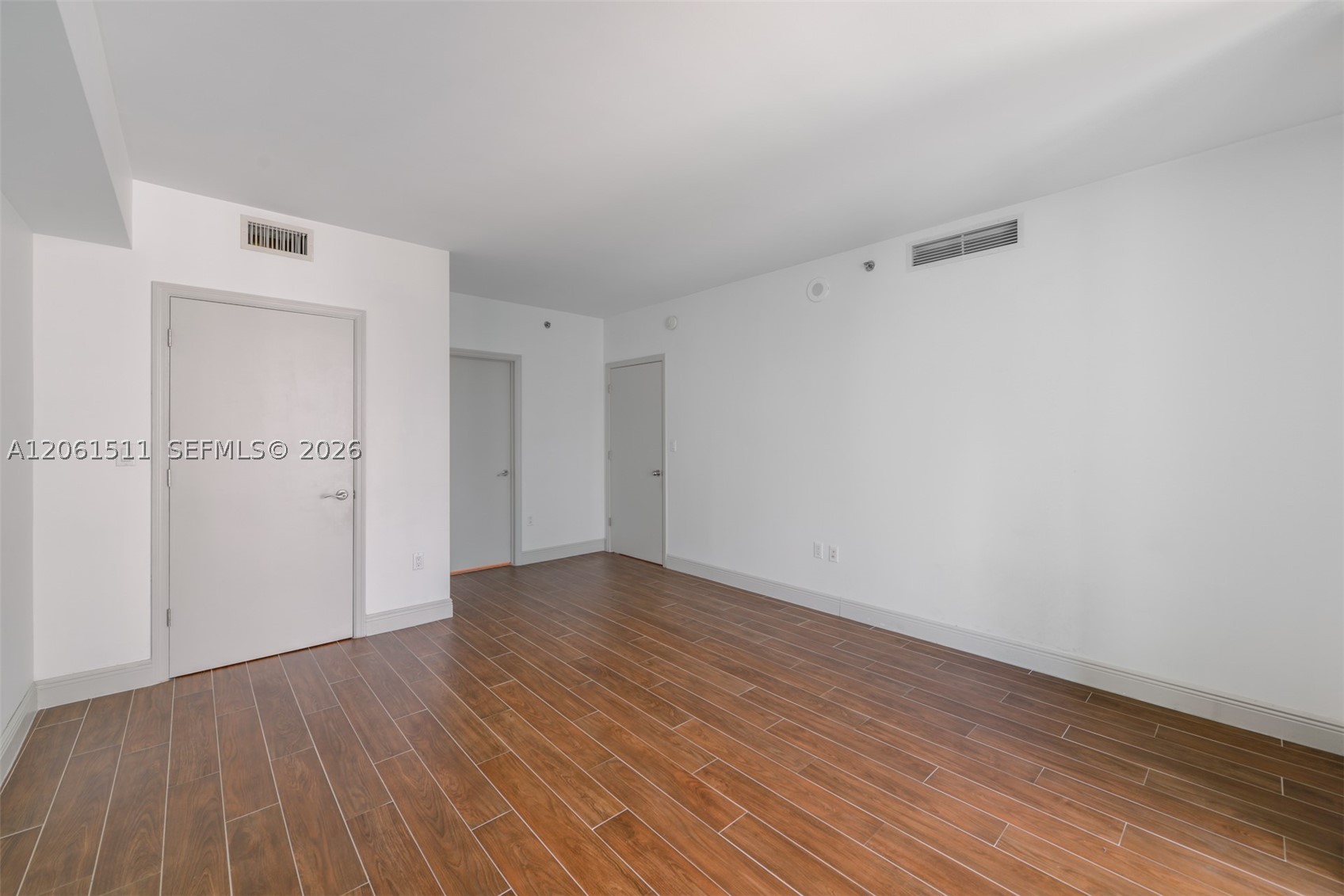 500 Brickell Ave #2407, Miami FL 33131