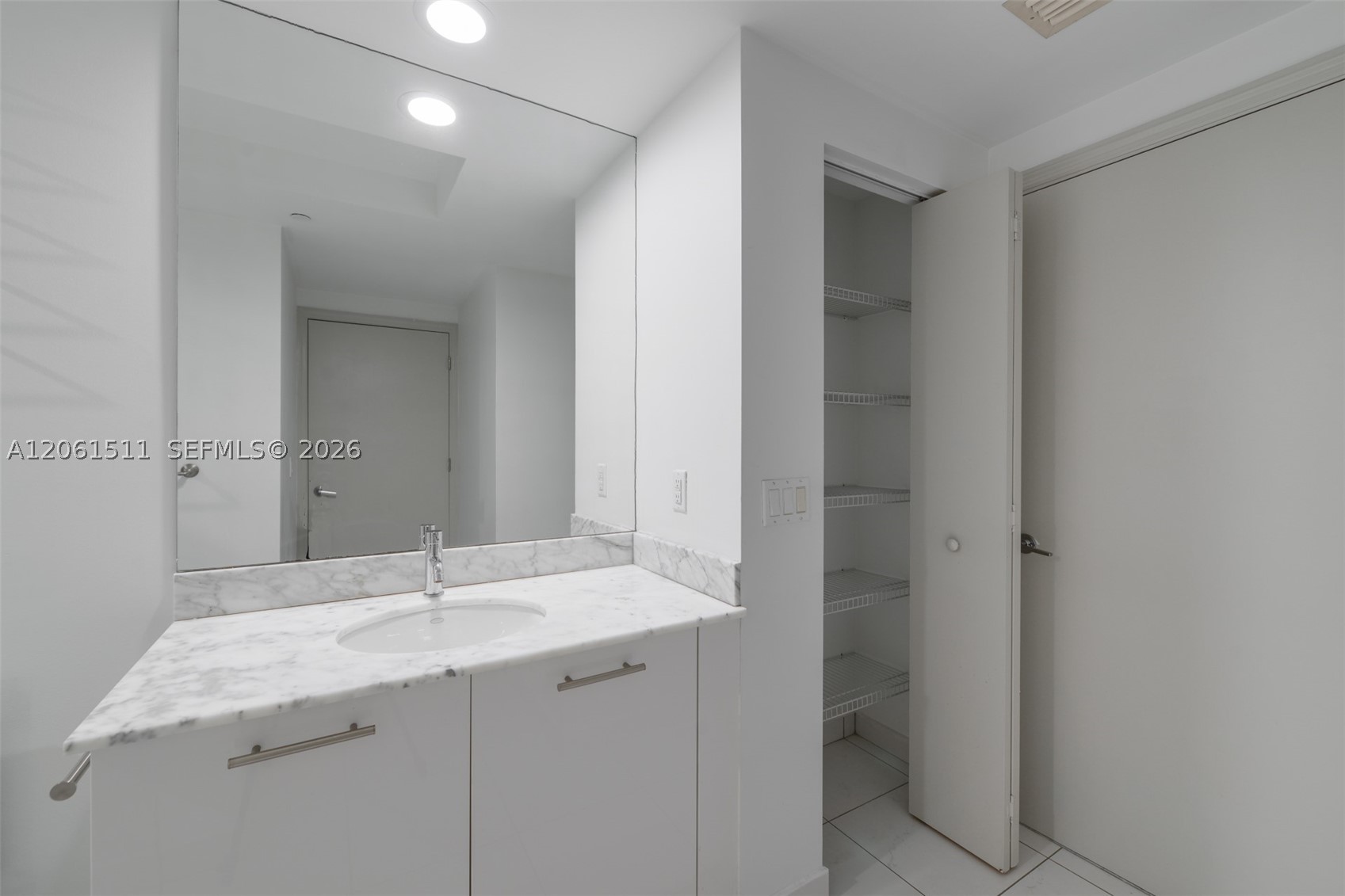 500 Brickell Ave #2407, Miami FL 33131