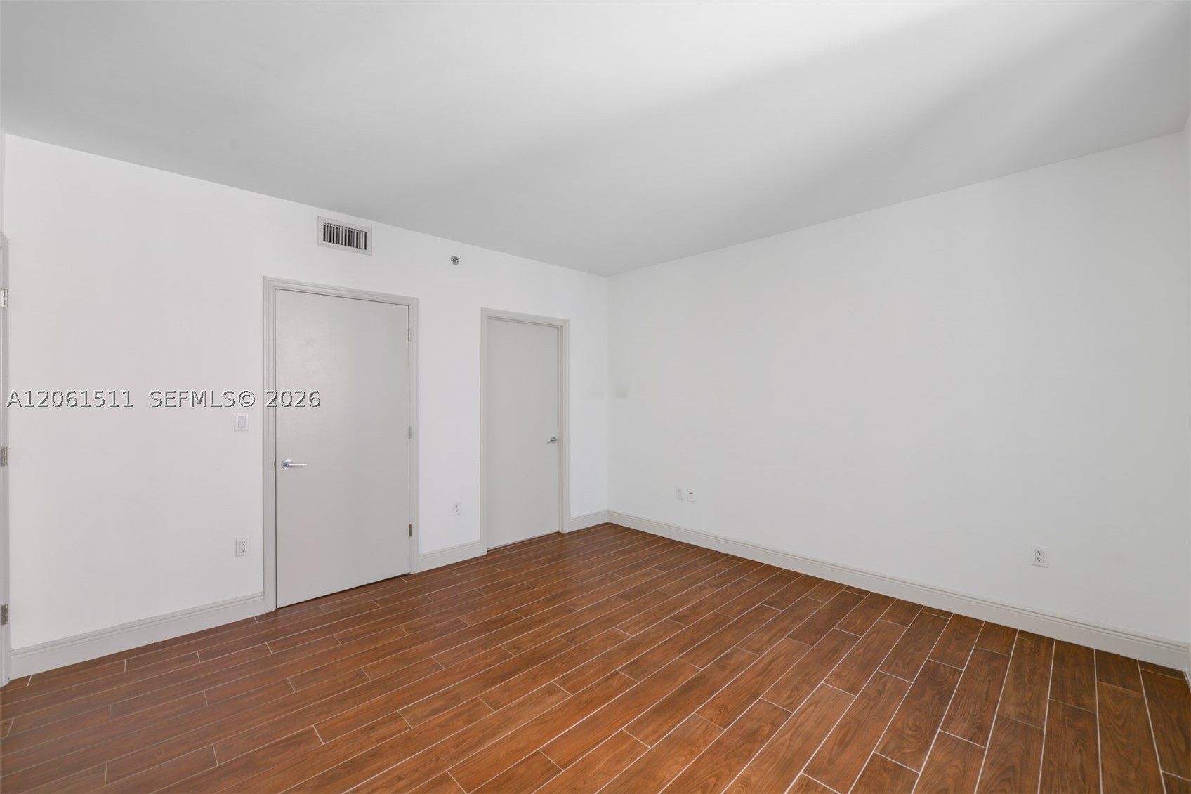 500 Brickell Ave #2407, Miami FL 33131