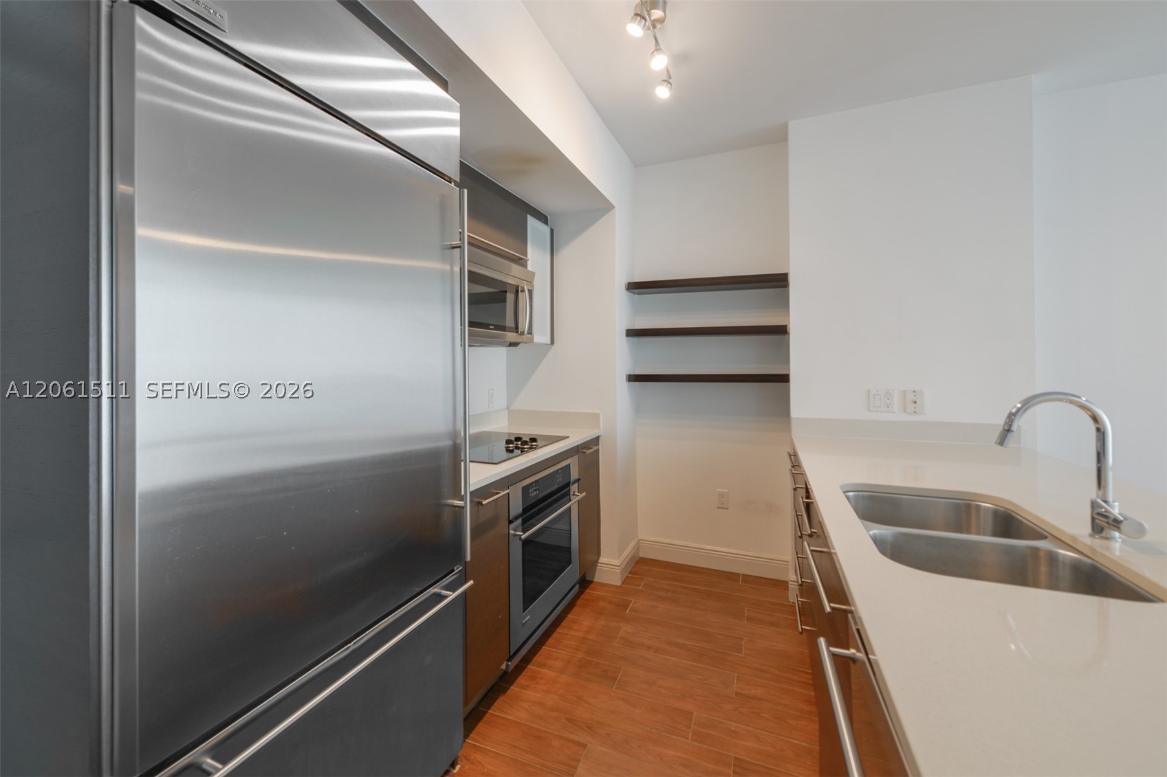 500 Brickell Ave #2407, Miami FL 33131