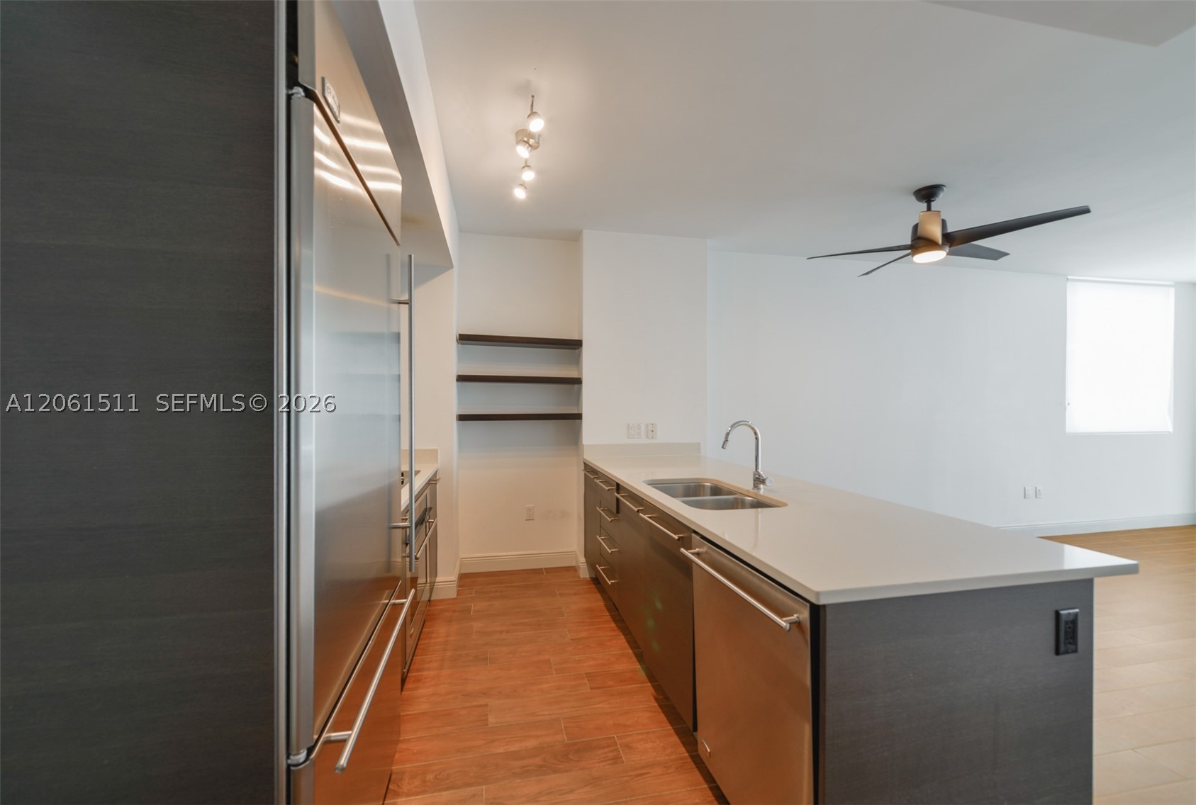 500 Brickell Ave #2407, Miami FL 33131
