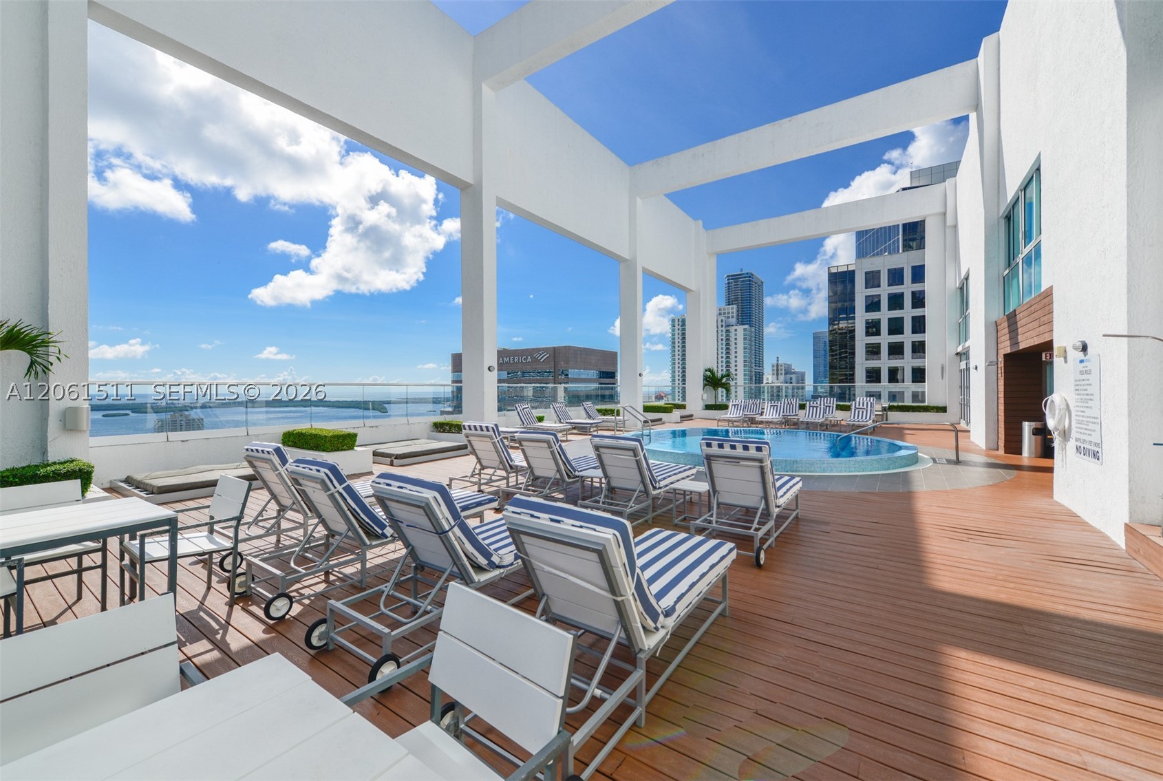 500 Brickell Ave #2407, Miami FL 33131