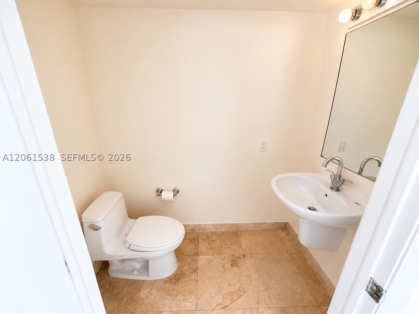 41 SE 5th St #1415, Miami FL 33131