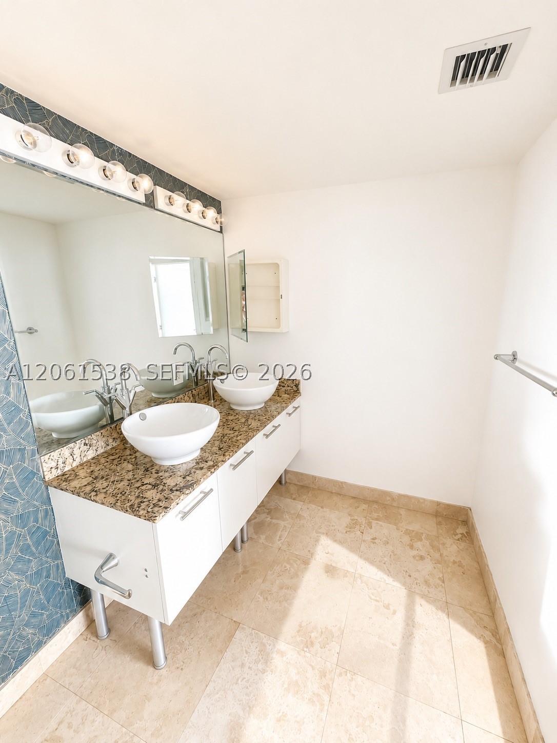 41 SE 5th St #1415, Miami FL 33131