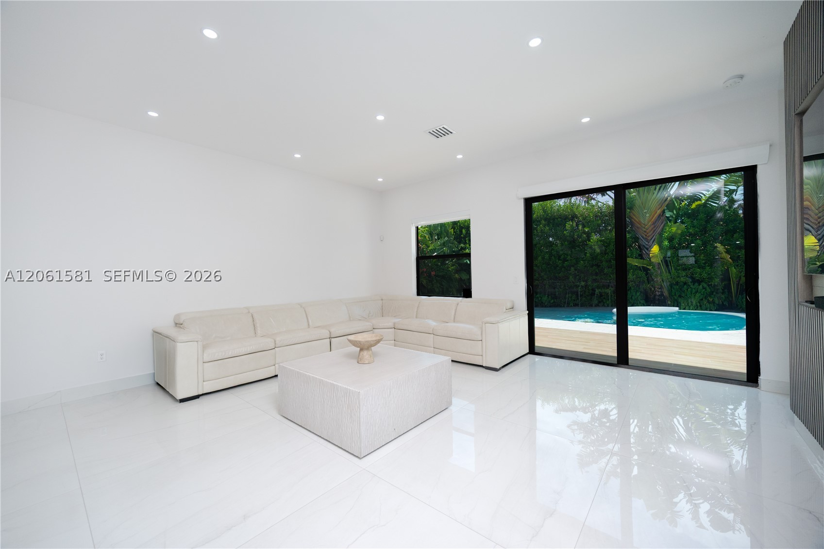 8995 NW 161st Ter, Miami Lakes FL 33018