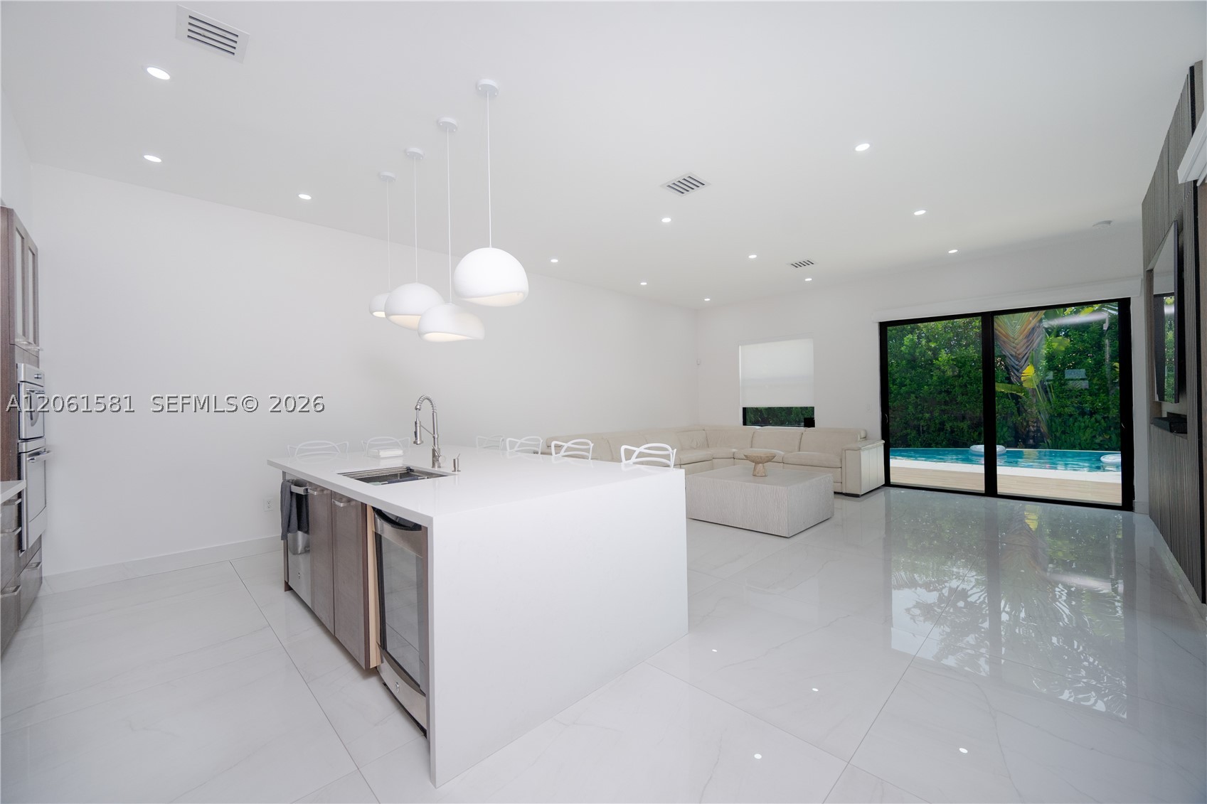 8995 NW 161st Ter, Miami Lakes FL 33018