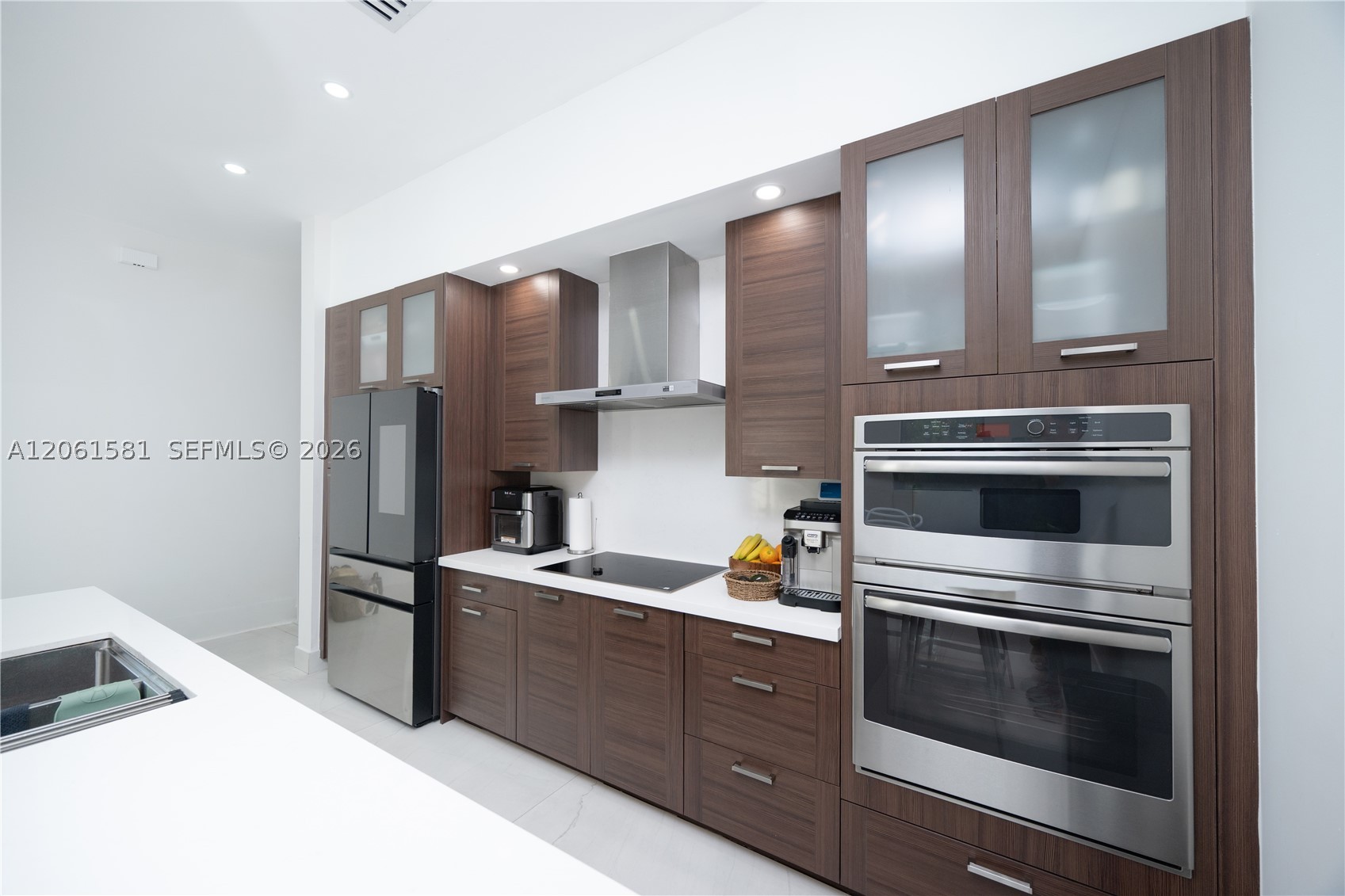 8995 NW 161st Ter, Miami Lakes FL 33018