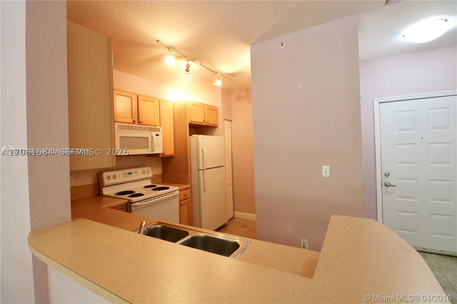 6001 SW 70th St #117, South Miami FL 33143